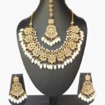 White  Kundan  Set with  Earrings